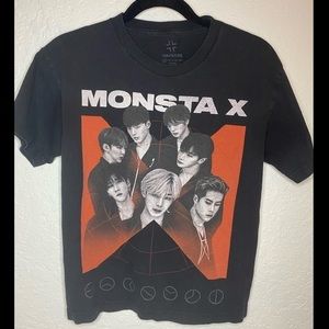 𝅺MONSTA X T-Shirt XS